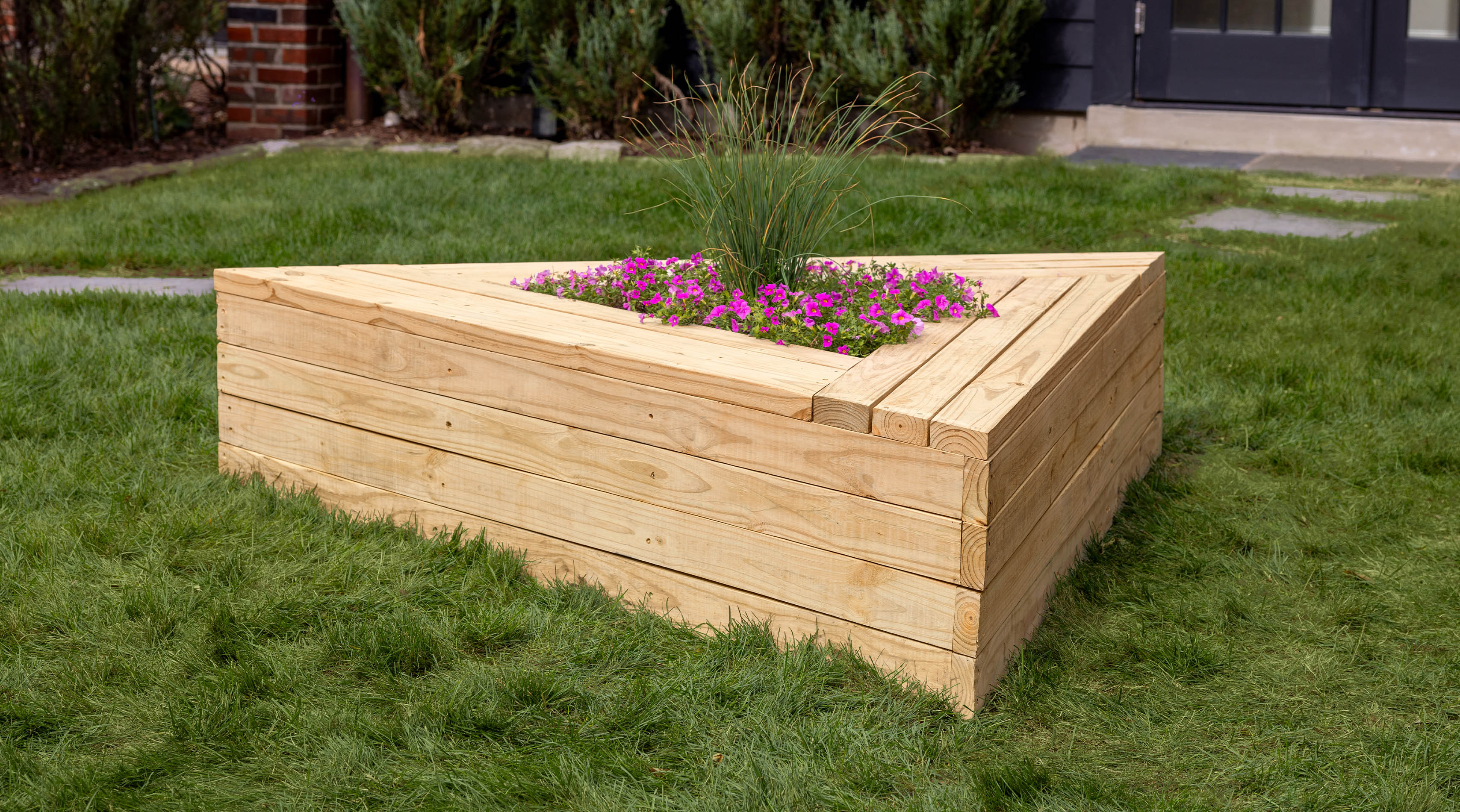 Triangle Planter Bench - Image 1