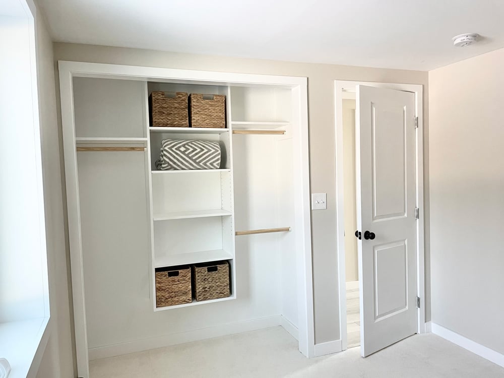 Wall Mount Closet Tower – Customizeable Size woodworking plan