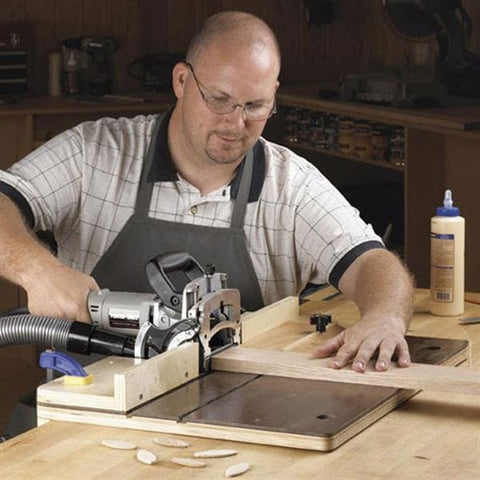 Woodworking Project Paper Plan to Build Accurate-Alignment Biscuit-Joiner Jig woodworking plan