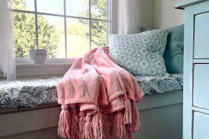 L-Shaped Window Seat with Built-in Storage woodworking plan