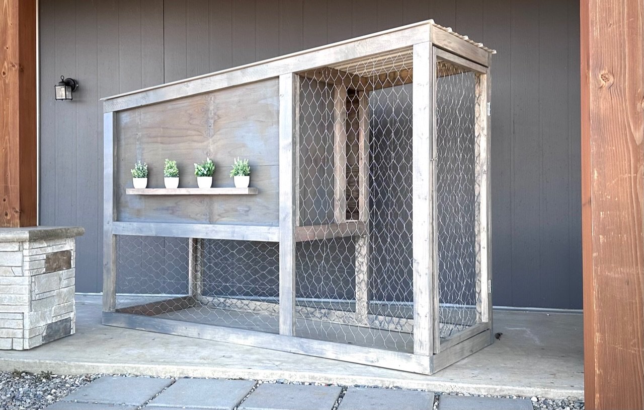 Small Modern Chicken Coop - Image 1
