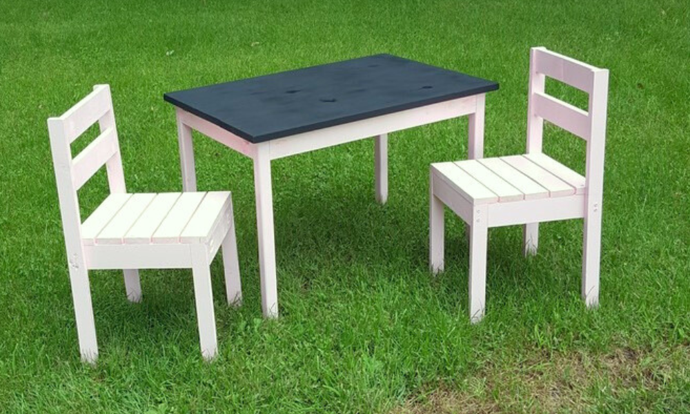 Four Dollar Stackable Children’s Chairs woodworking plan