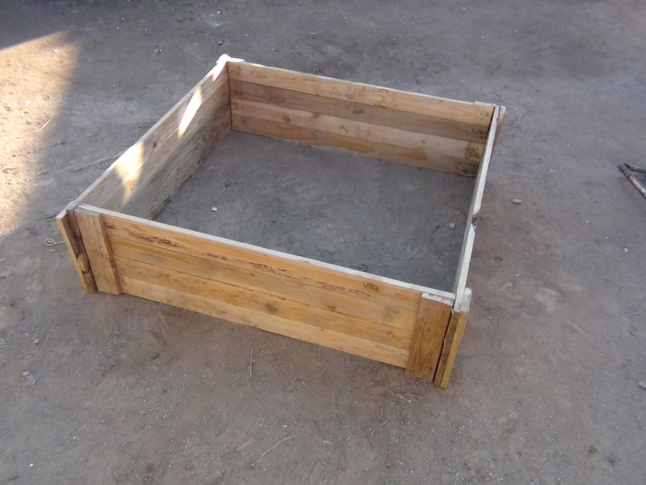 How to Make a Raised Bed Garden Box From Wood Pallets. - Image 1