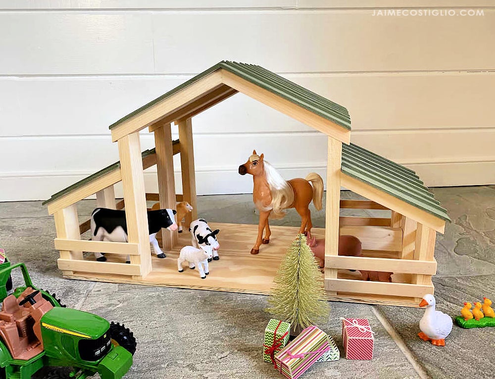 Toy Barn with Stables woodworking plan
