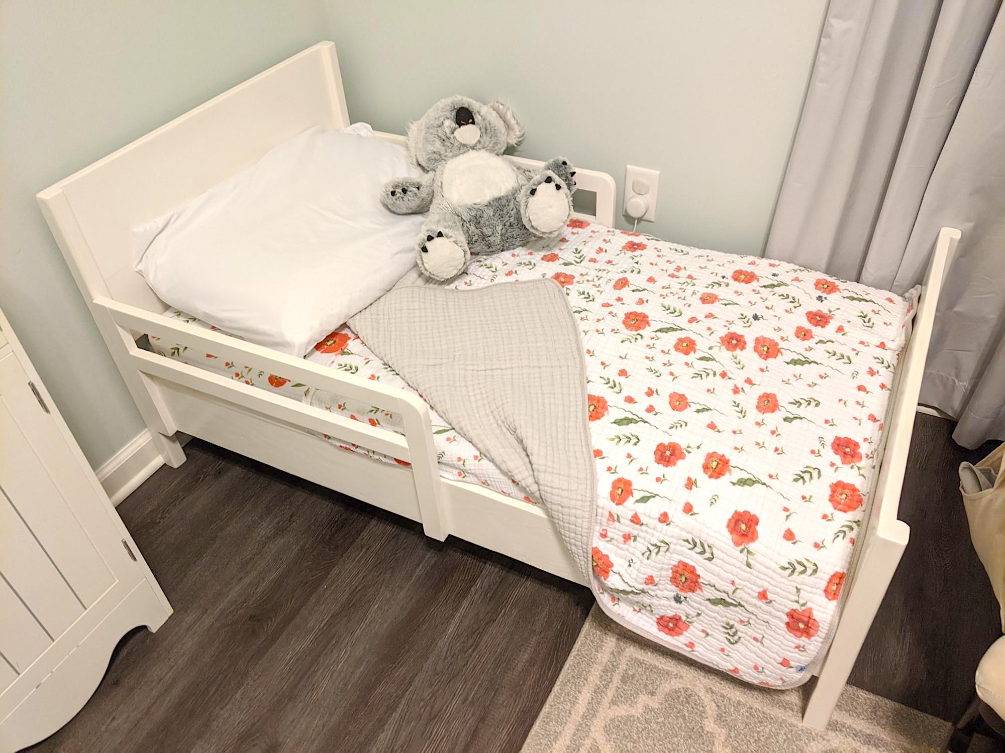Traditional Wood Toddler Bed woodworking plan
