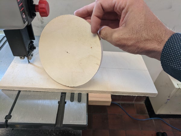 Bandsaw Circle-Cutting Jig (Super Quick and Rough) woodworking plan