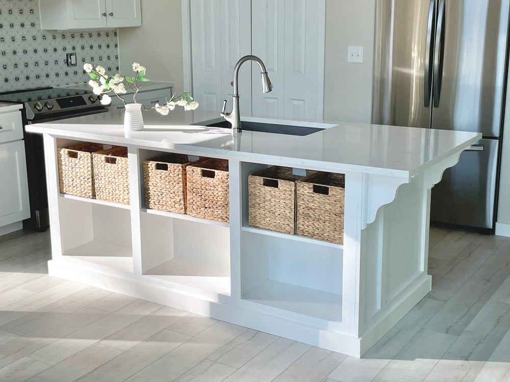 Kitchen Island with Open Shelving woodworking plan