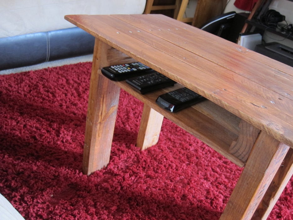 Pallet Coffee Table | How to Make a Coffee Table Out of Old Wood Pallets - Image 1