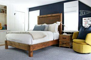 wood and leather bed - Image 1
