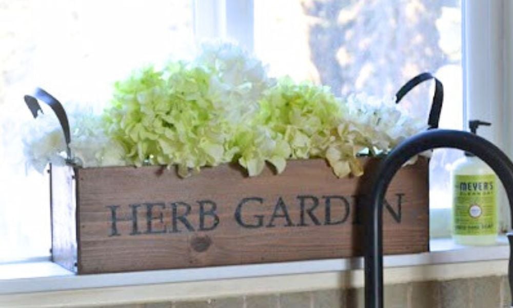 Herb Garden Planter from Cedar Fence Pickets woodworking plan