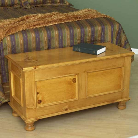 Woodworking Project Paper Plan to Build Cedar-Lined Blanket Chest woodworking plan