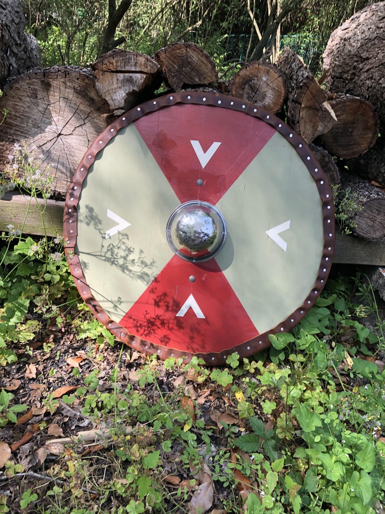 How to Make a Viking Round-Shield - Image 1