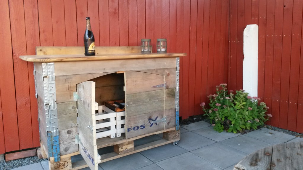 Rustic Minibar From Pallet Frames - Image 1