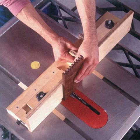 Woodworking Project Paper Plan to Build Box-Joint Jig Plan with a Penchant for Precision woodworking plan