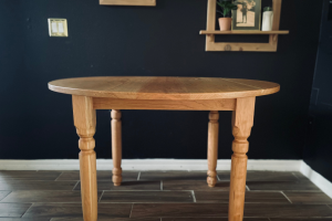 Round Kitchen Table - Image 1