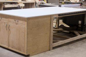 Table Saw Outfeed Table with Storage Cabinet woodworking plan