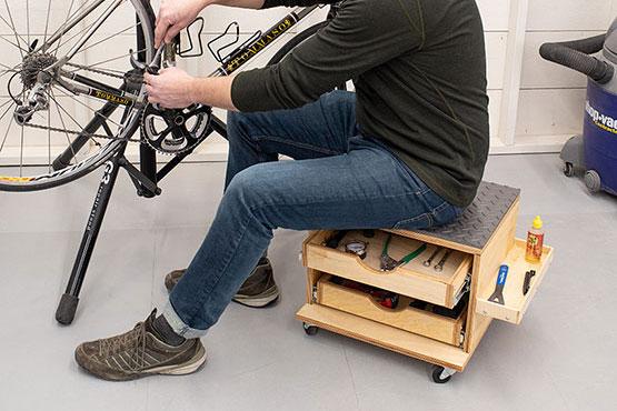 Rolling Work Seat and Tool-Storage Cart woodworking plan