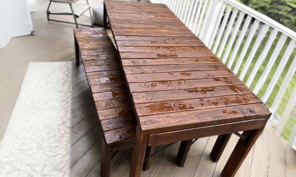 Simple Outdoor Dining Table woodworking plan