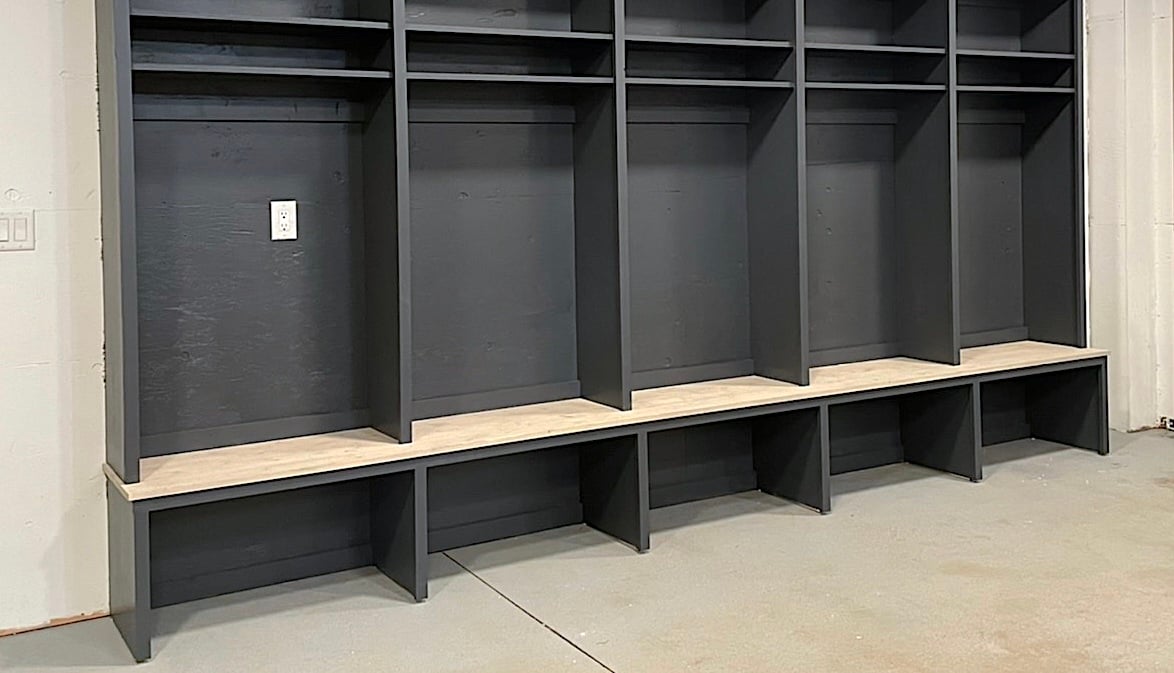 Built in Mudroom Bench with Open Bottom – Build in Any Size woodworking plan