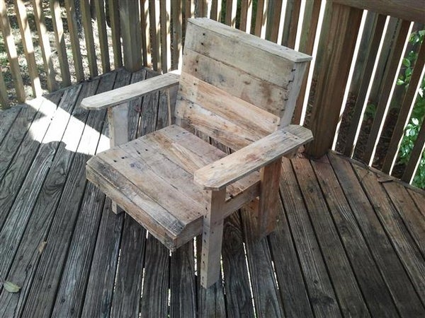 Pallet Deck Chair - Image 1