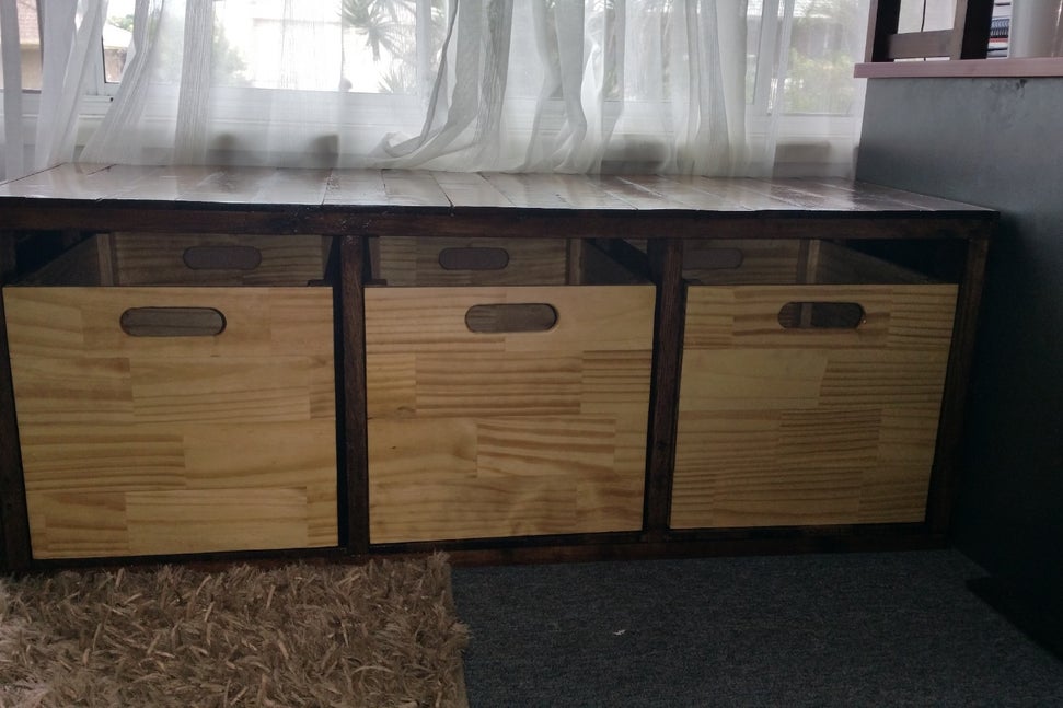 Toy Storage Unit/Window Seat Made From Pallets - Image 1