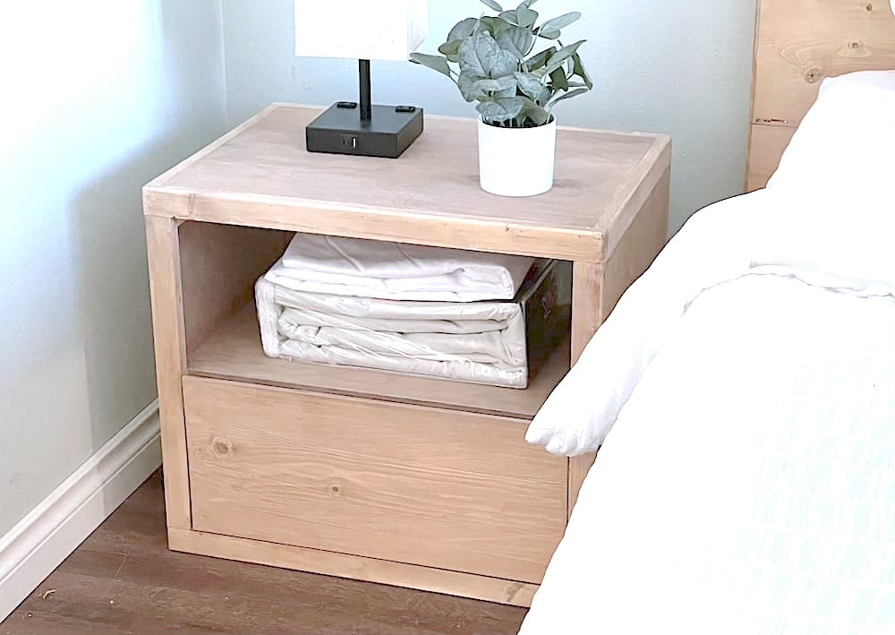 Minimalist Modern Nightstand – Free Plans woodworking plan